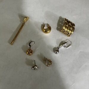 Vintage Lot Of 7 SINGLE Designer Signed MIXED Earring Gold/Silver Tone‎ Givenchy